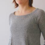 Raglan knitting on top - tunic with pockets with knitting needles